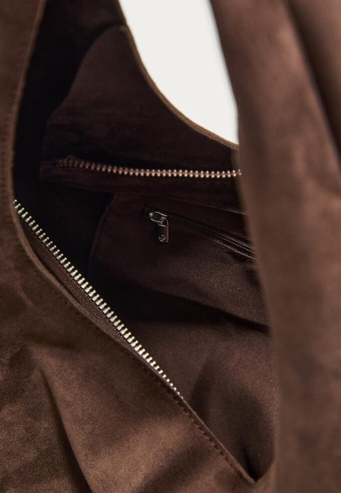 Skulderveske i imitert semsket skinn