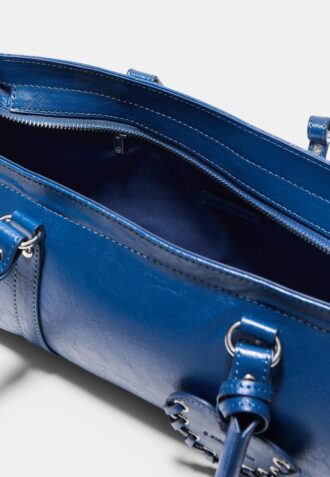 Skulderveske med hjerte-detalj