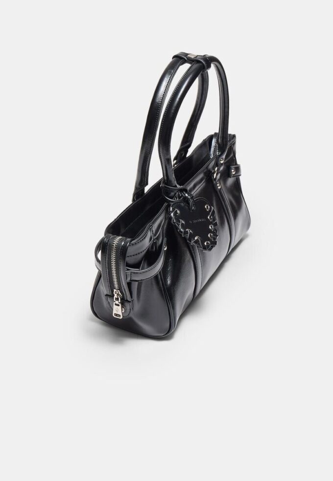 Skulderveske med hjerte-detalj