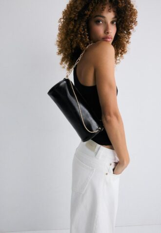 Skulderveske med kjedehåndtak