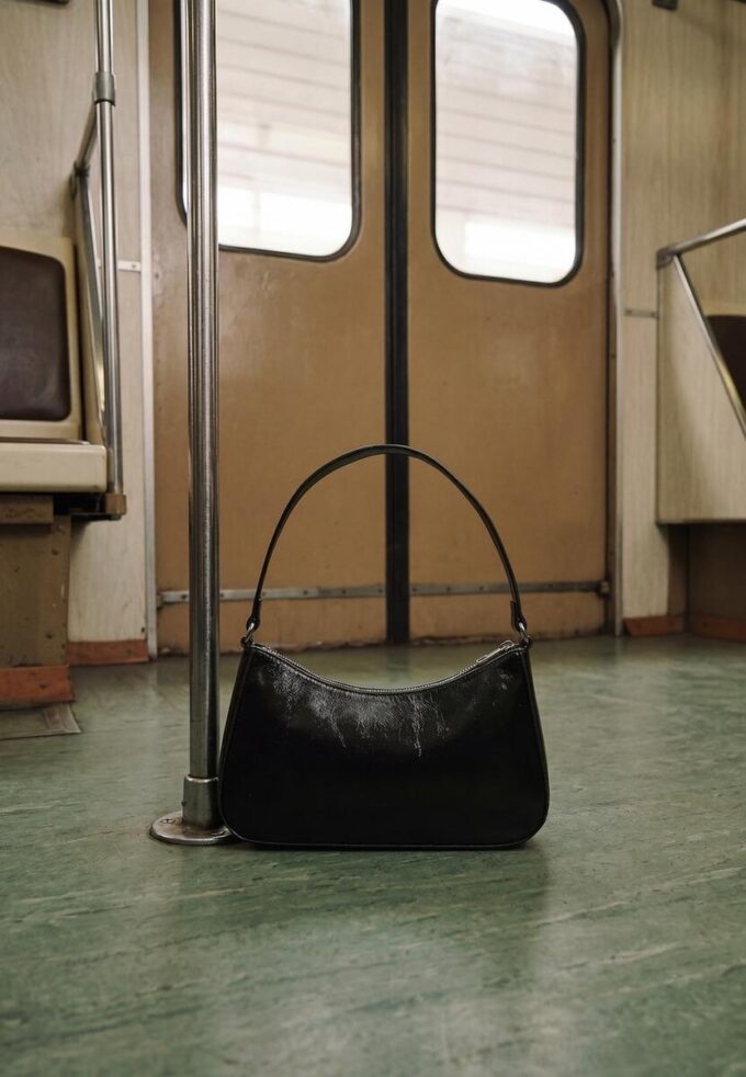 Skulderveske med lang kjede