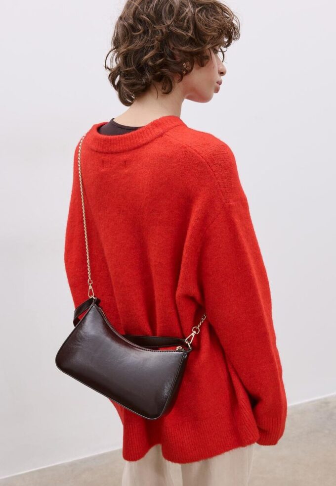 Skulderveske med lang kjede