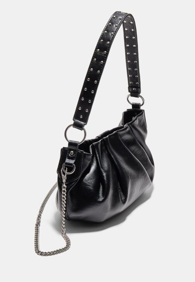 Skulderveske med plissering og stroppdetaljer