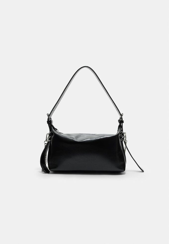 Skulderveske med stroppdetaljer