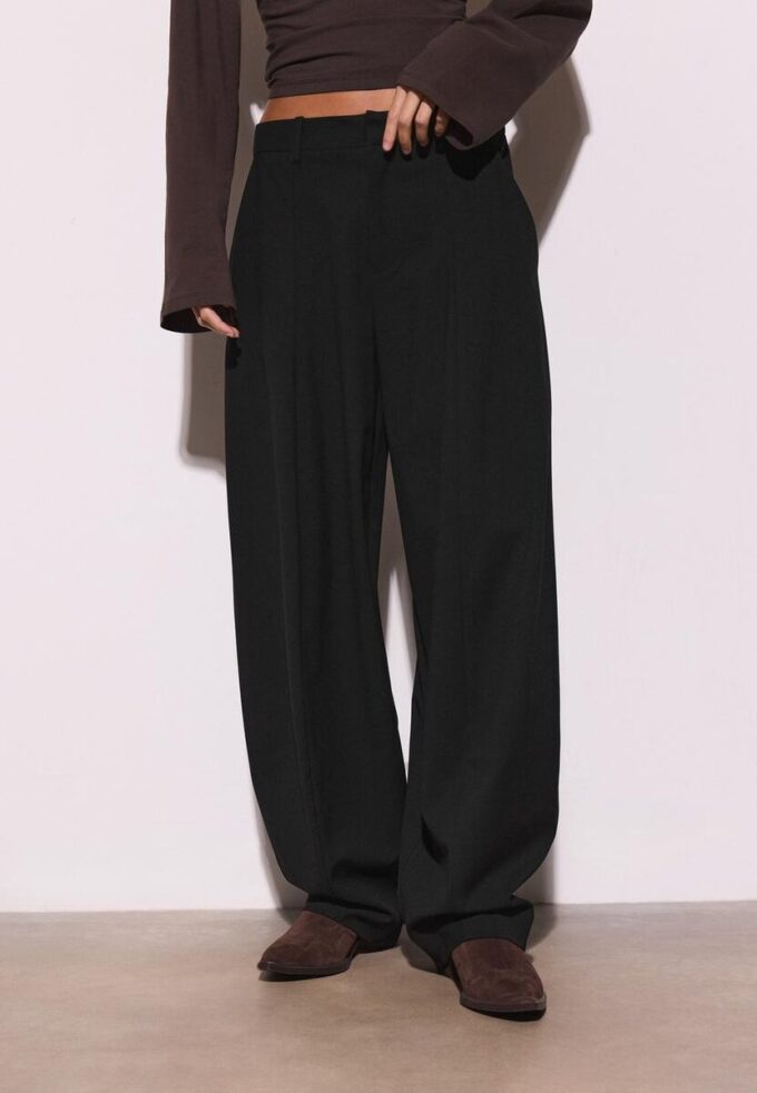 Smarte, vide bukser med sømdetaljer