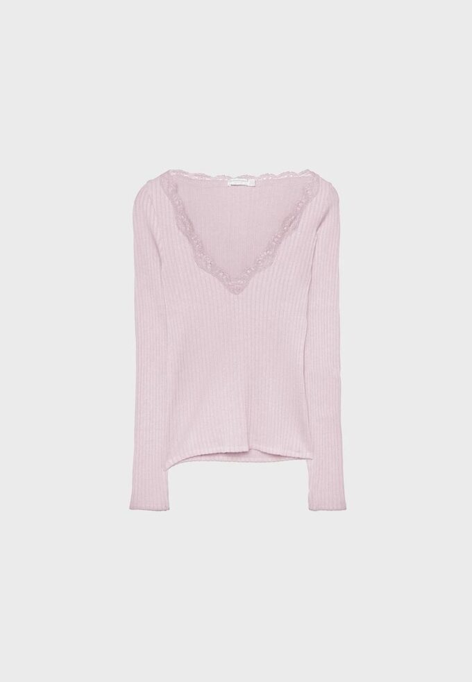 Sømløs bluse i blonder