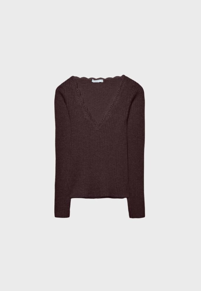 Sømløs bluse i blonder