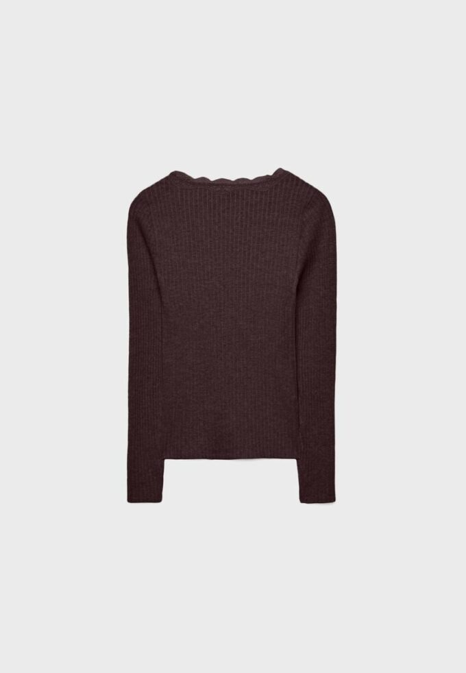 Sømløs bluse i blonder