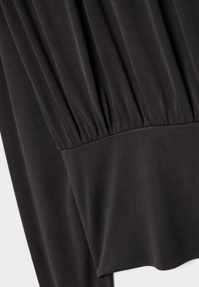 Soft-Touch asymmetrisk T-skjorte