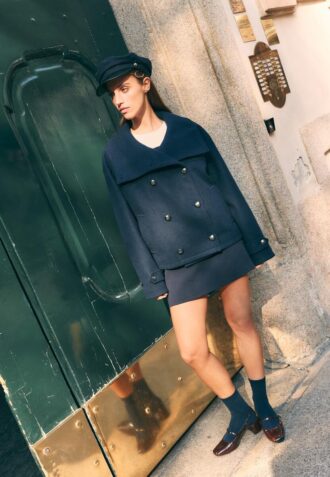 Soft-Touch-jakke med krysset snitt og høy hals