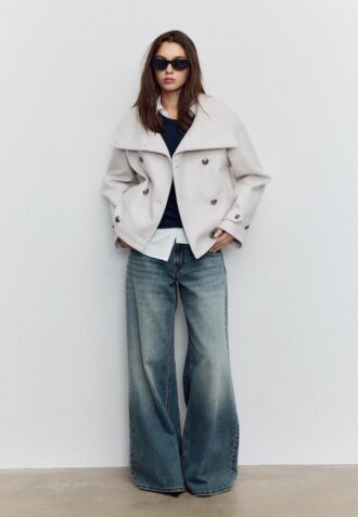 Soft-Touch-jakke med krysset snitt og høy hals