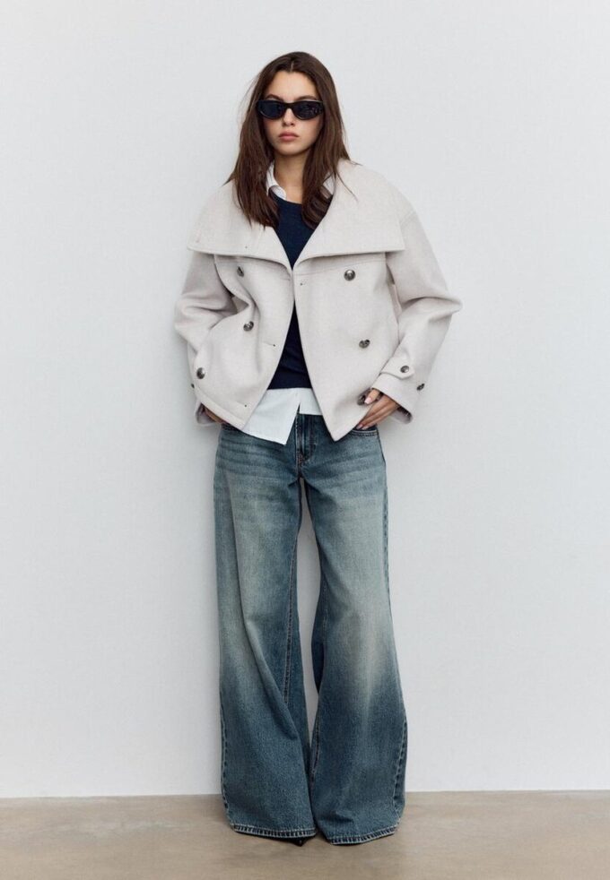 Soft-Touch-jakke med krysset snitt og høy hals