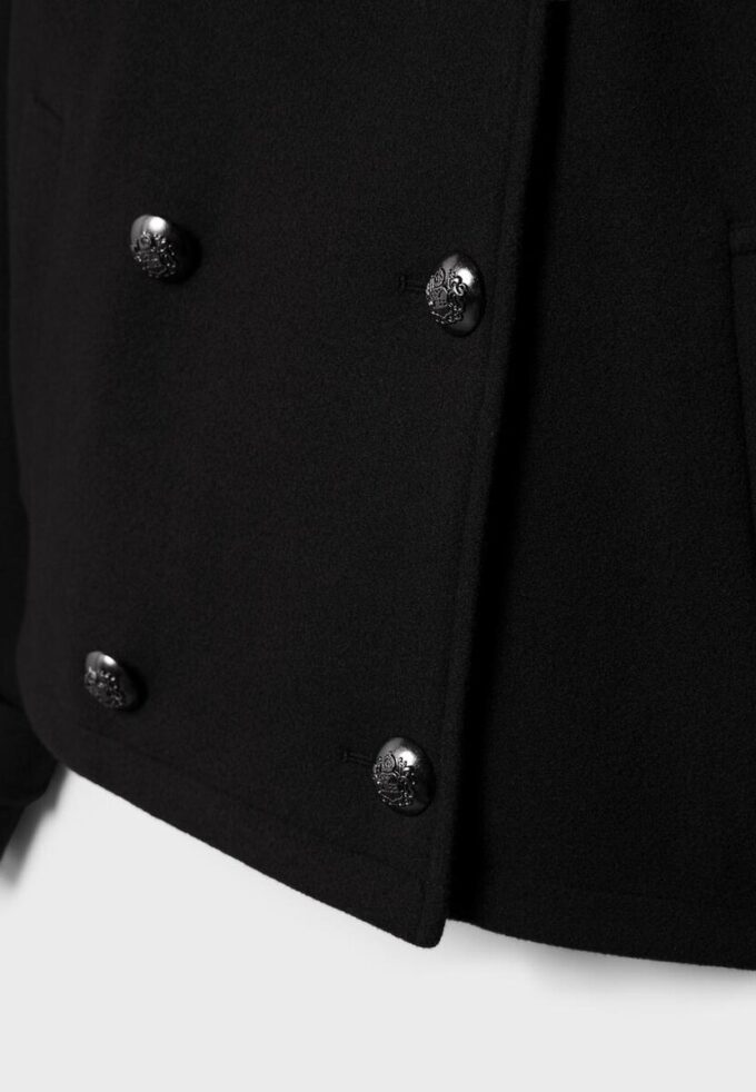 Soft-Touch-jakke med krysset snitt og høy hals