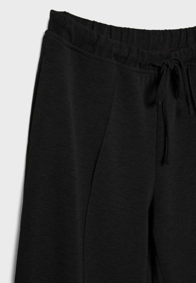 Soft-Touch joggebukse med Wide Leg og sømdetaljer foran