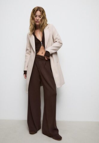 Soft-Touch-midikåpe med knapper