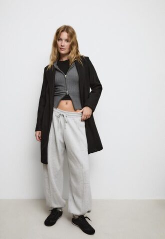 Soft-Touch-midikåpe med knapper