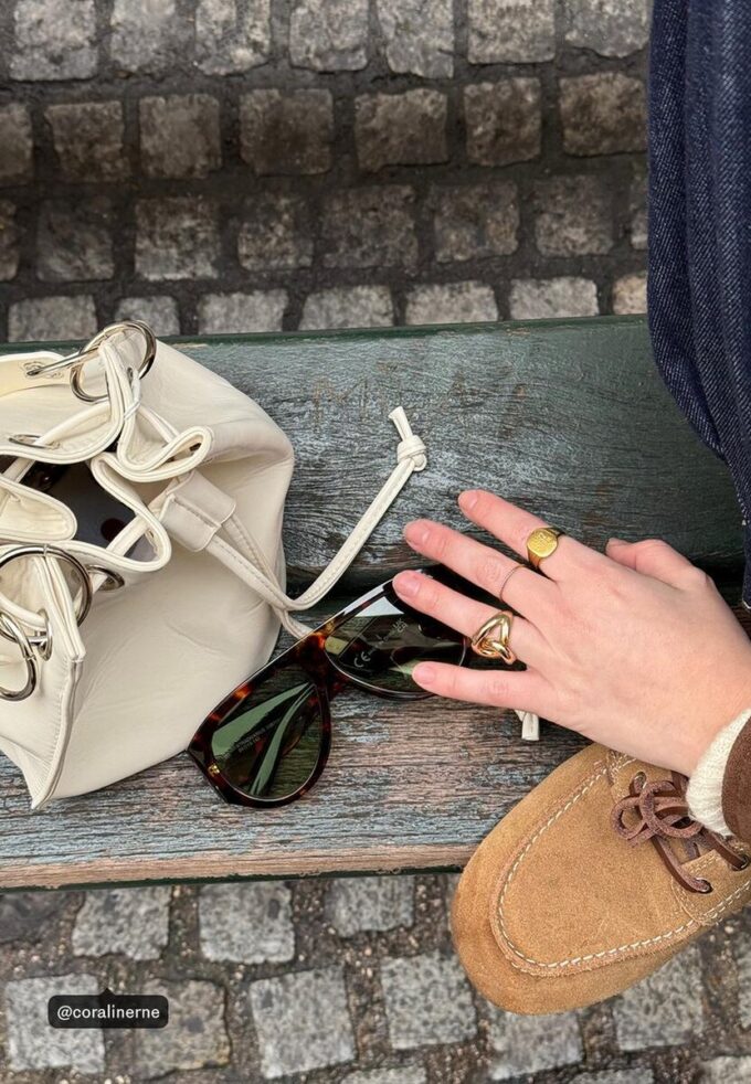 Stiv bøtteveske med øyeletter