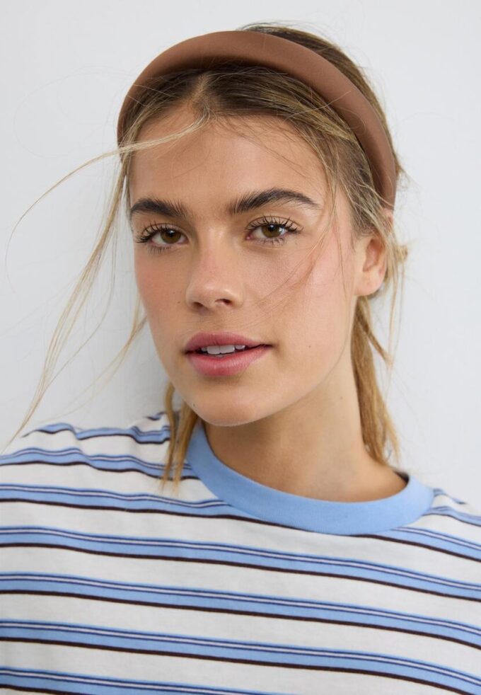 Stivt satenghårbånd