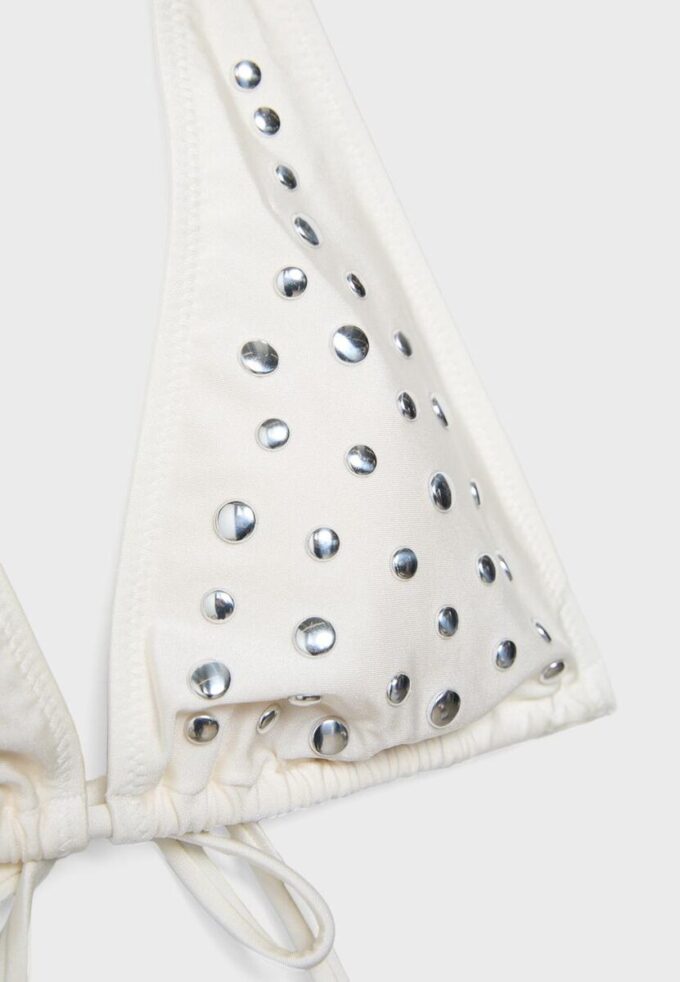 Stor bikinitopper med nitter