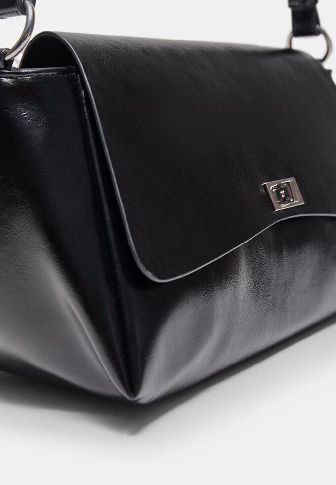 Stor skulderveske med klaff