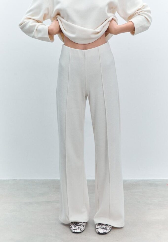 Strikkede bukser med sømdetaljer