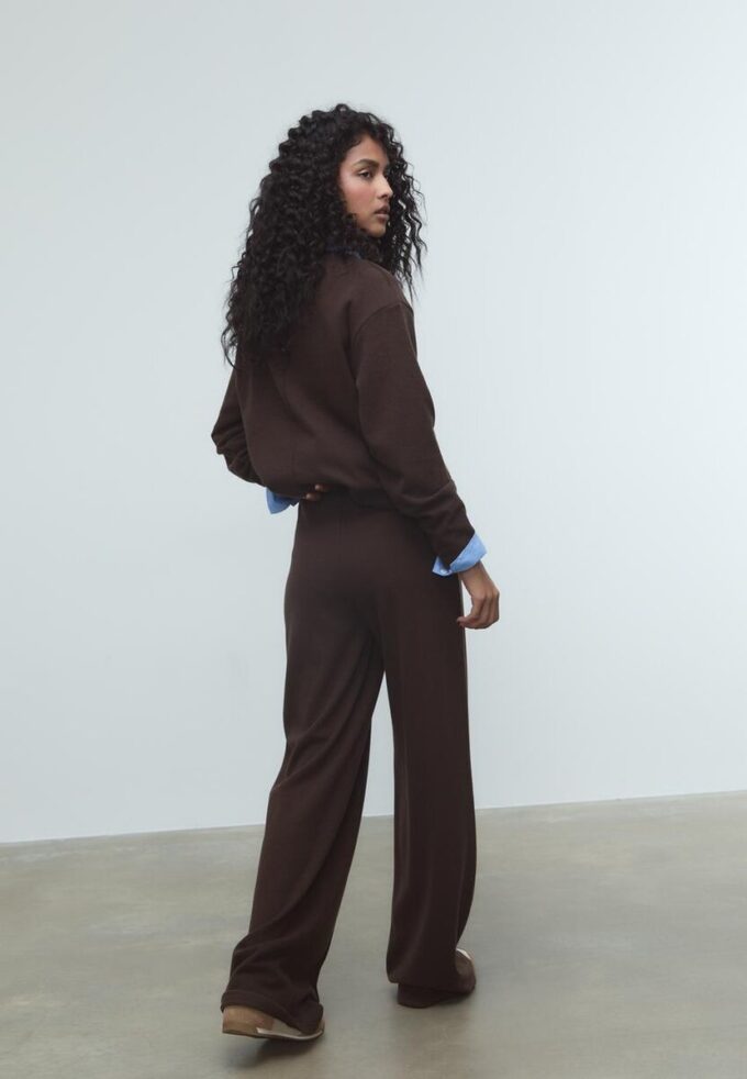 Strikkede bukser med sømdetaljer