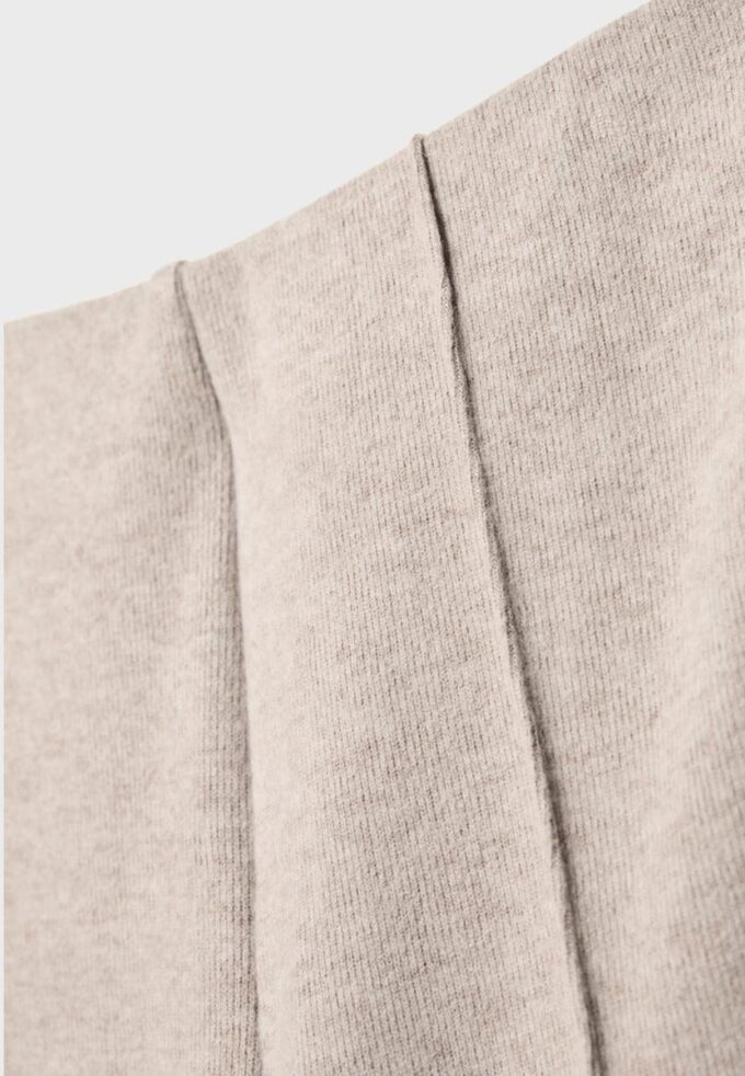 Strikkede bukser med sømdetaljer