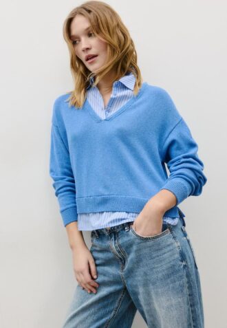 Strikkegenser i to stoffer