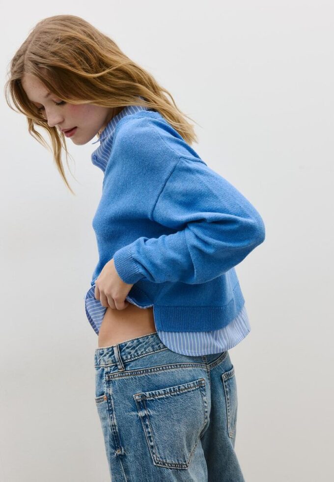 Strikkegenser i to stoffer