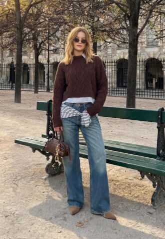 Strikkegenser i to stoffer med avtakbar krage