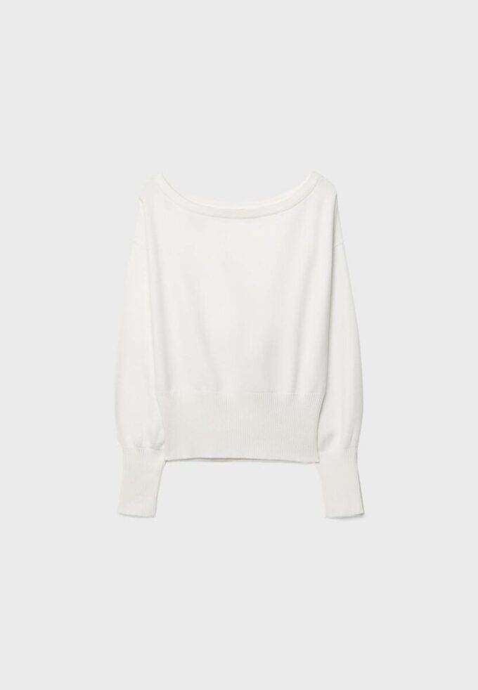 Strikkegenser med asymmetrisk ribbet kant