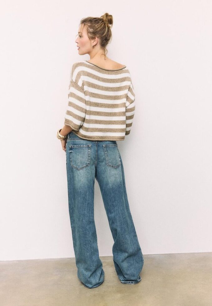 Strikkegenser med båthals