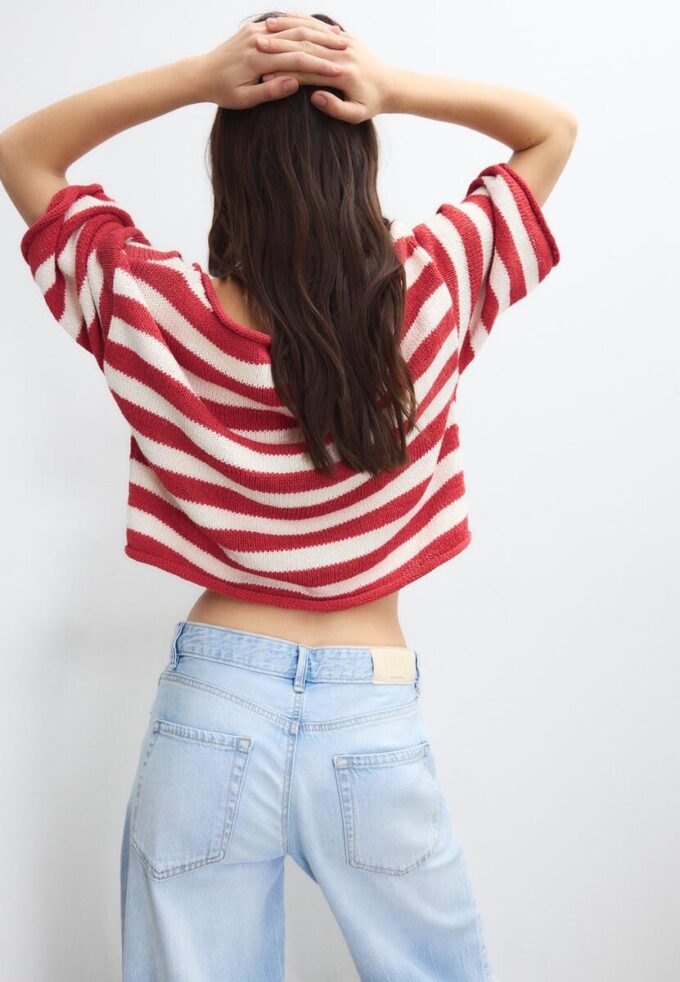 Strikkegenser med båthals