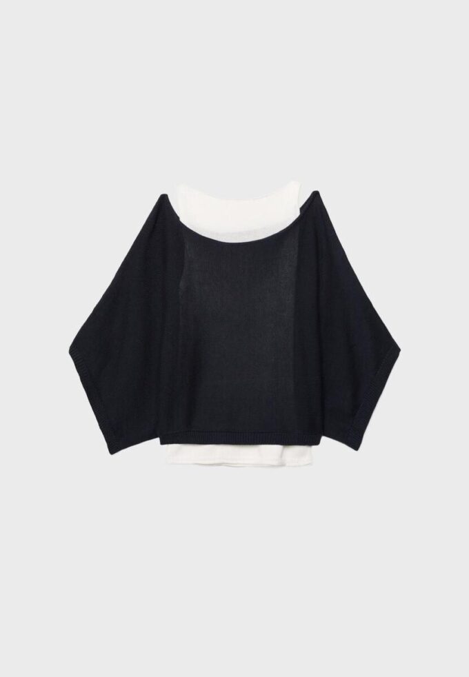 Strikkegenser med båthals og overlegg