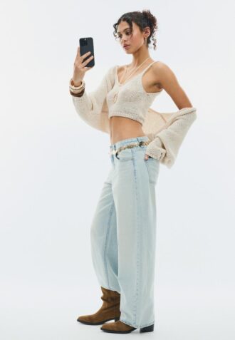 Strikkegenser med flaggermusermer og bånd