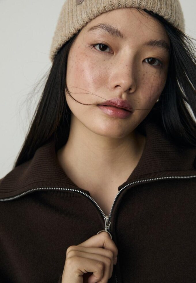 Strikkegenser med glidelås