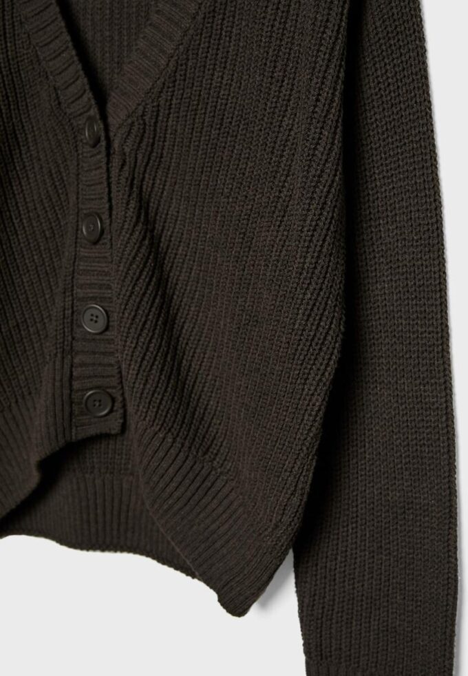 Strikkegenser med knapper