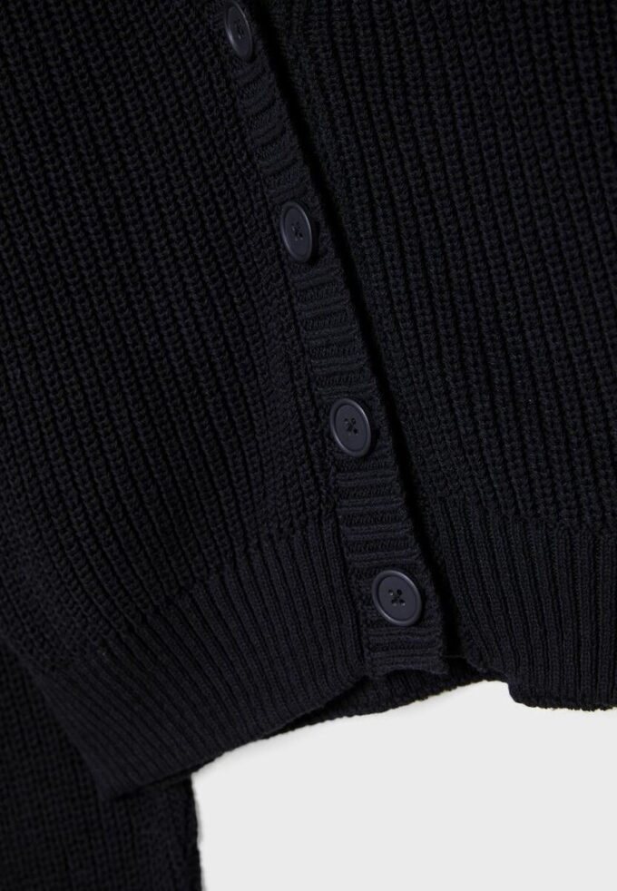 Strikkegenser med knapper