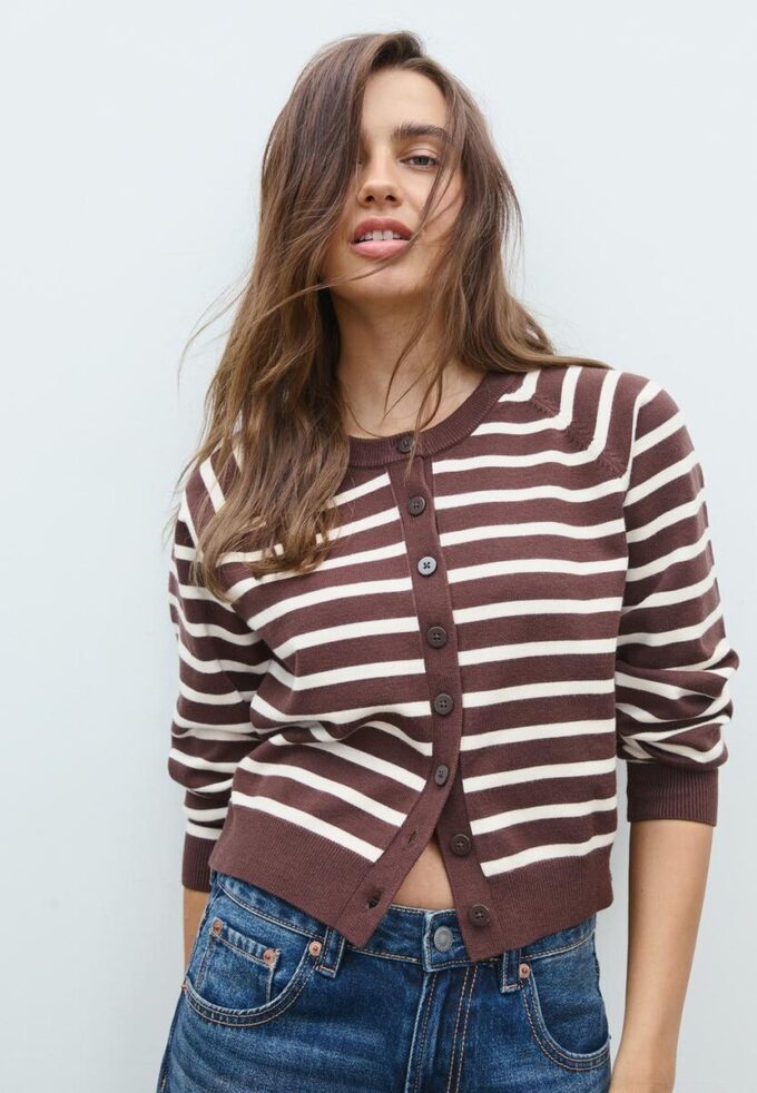 Strikkegenser med knapper og raglanermer