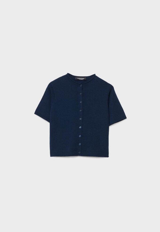 Strikkegenser med stående krage og knapper