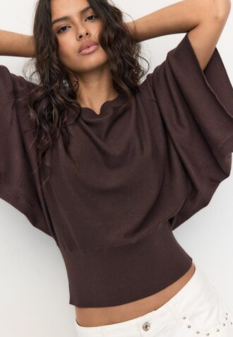 Strikkegenser med vide ermer