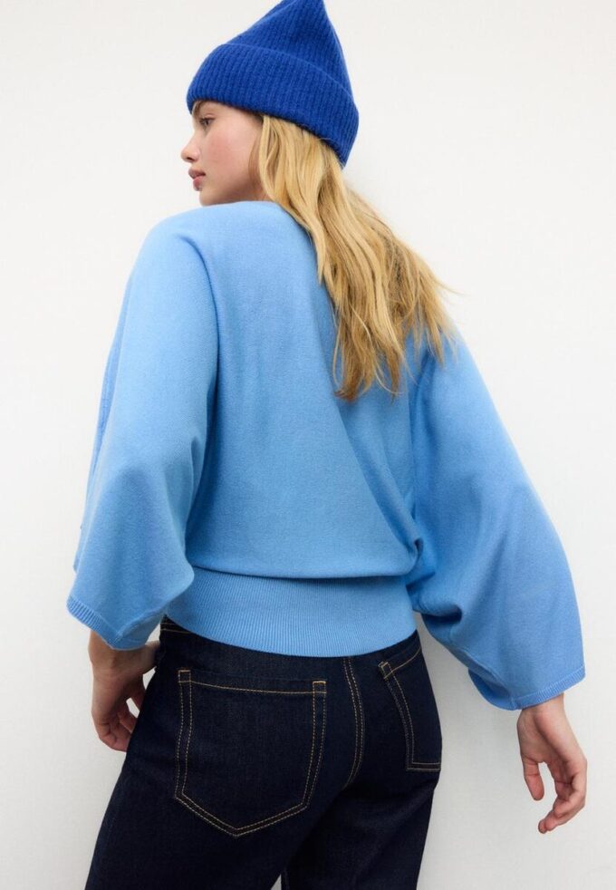 Strikkegenser med vide ermer