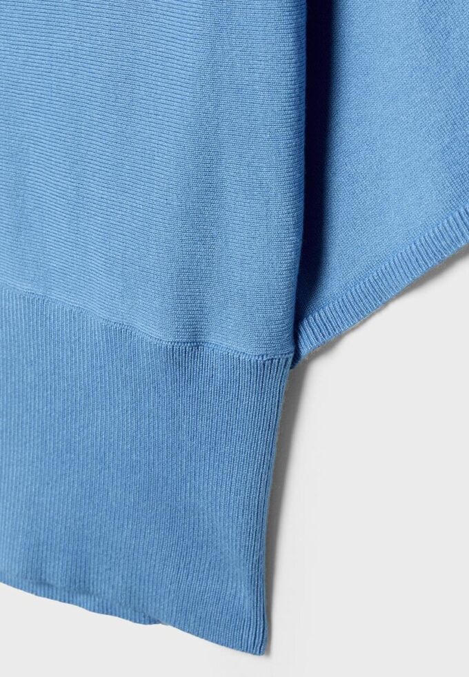 Strikkegenser med vide ermer