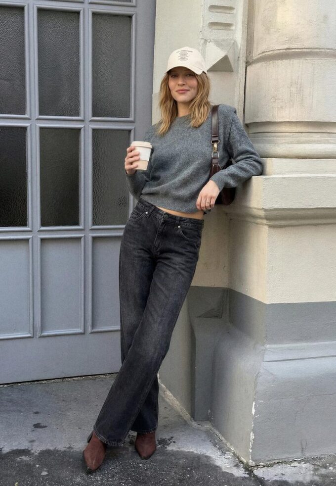 Strikket genser med polstrede skuldre