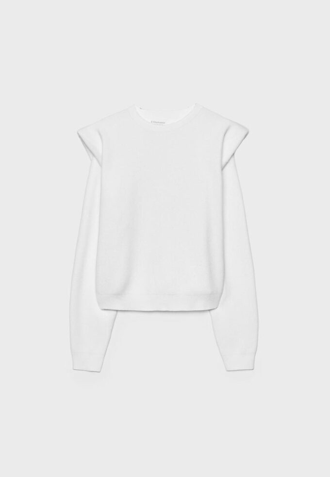 Strikket genser med polstrede skuldre