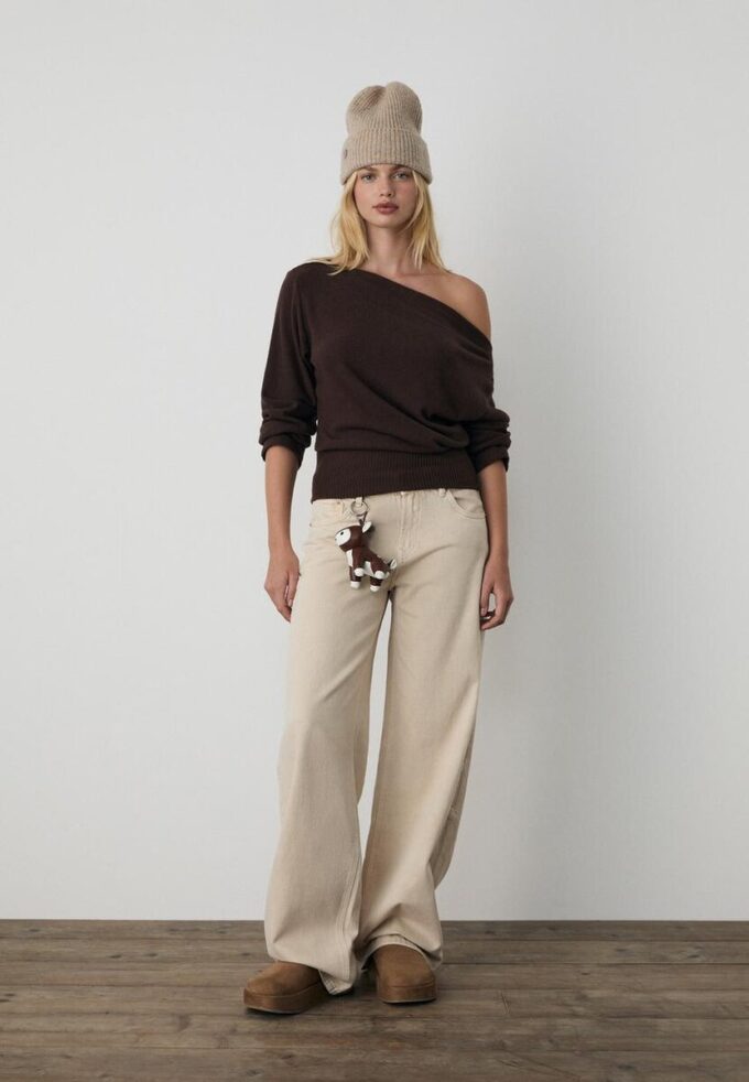 Strikket T-skjorte med båthals og belte