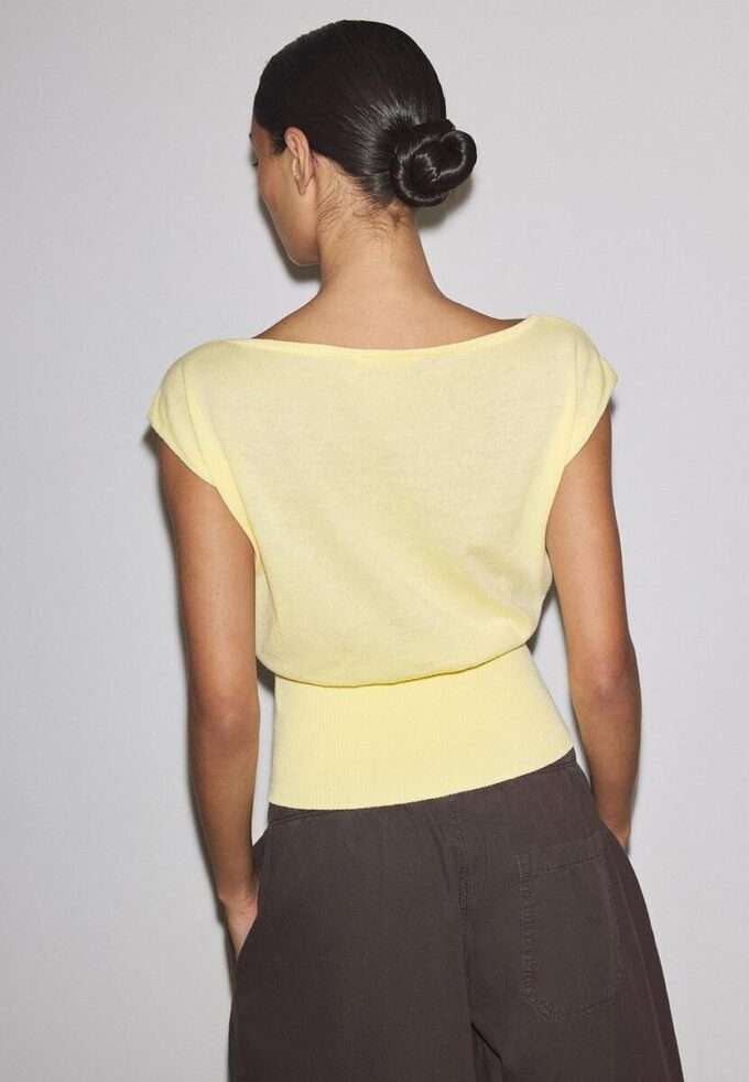 Strikket topp med bånd