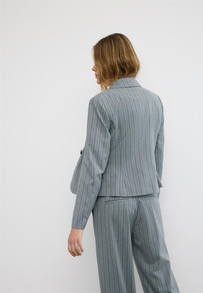 Stripet kort blazer