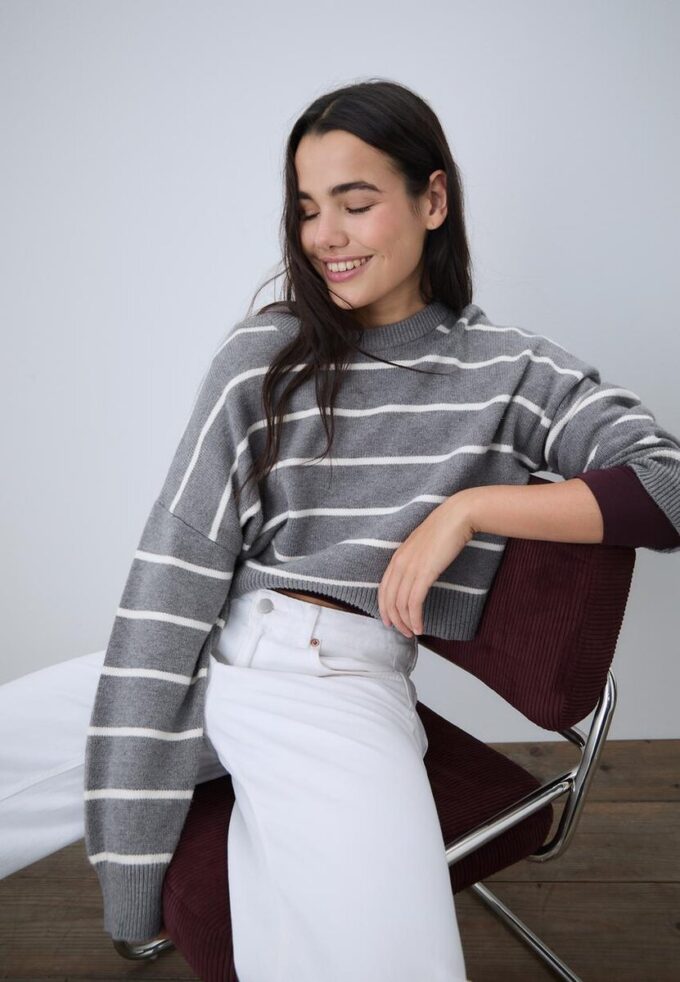 Stripet kort strikket genser