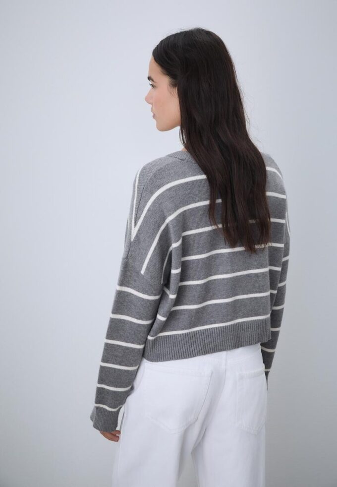 Stripet kort strikket genser